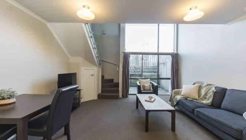 e/18 Charlemont, Hamilton Central