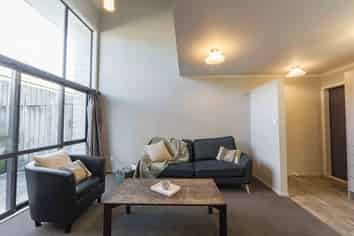 e/18 Charlemont, Hamilton Central