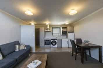 e/18 Charlemont, Hamilton Central
