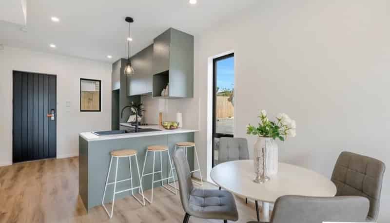 3/285 Te Atatu Road, Te Atatu South