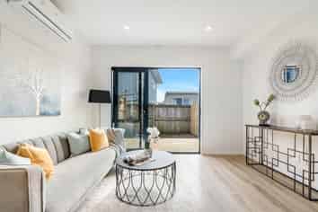 3/285 Te Atatu Road, Te Atatu South