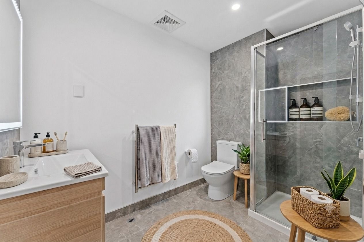 Spacious 1-Bedroom Apartment in Ellerslie – Great Views & Amenities - Widok 4
