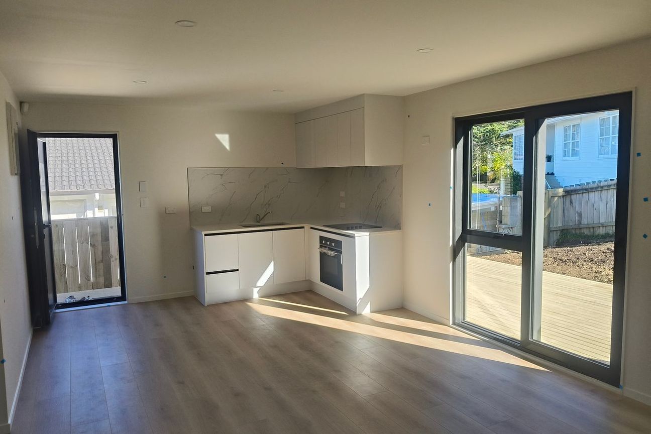 House in Kaipātiki, Glenfield - View 3
