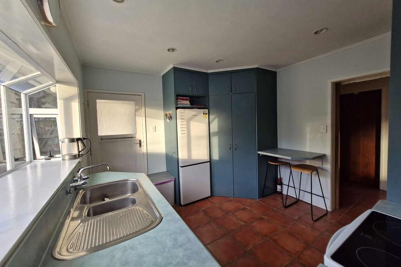 Super sunny, convenient and pet friendly! - Vista 5