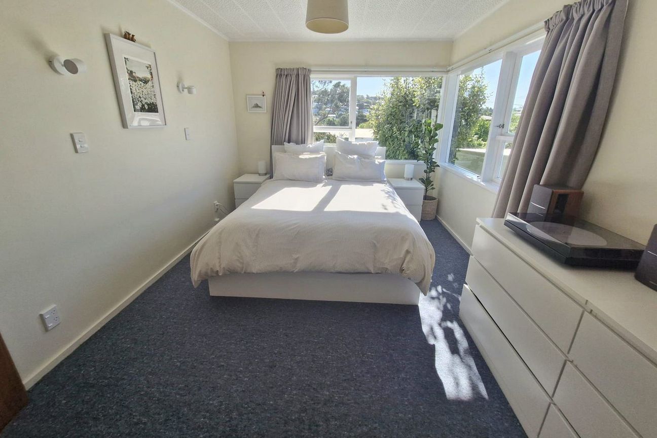 Super sunny, convenient and pet friendly! - Vista 6