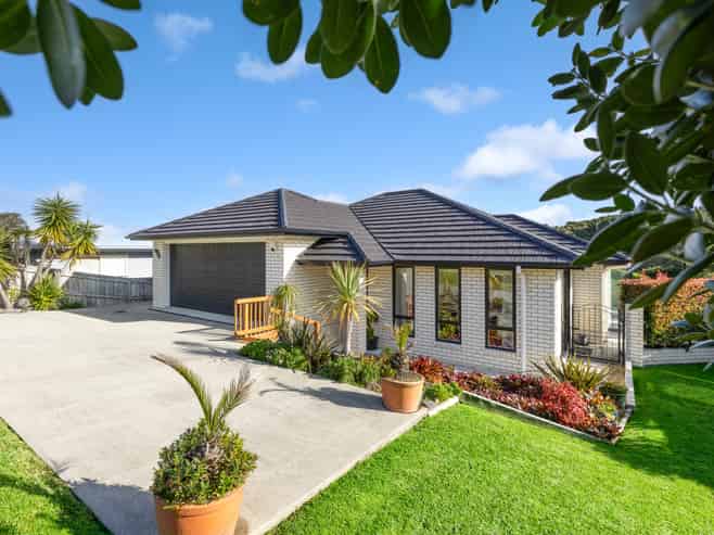 4 Hewson Drive, Snells Beach