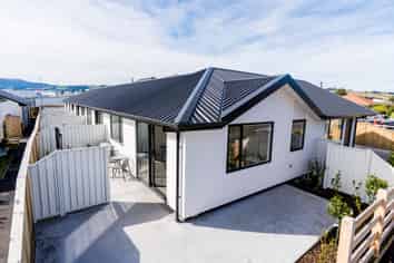 2/2 Forth Street, Mosgiel