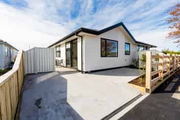 2/2 Forth Street, Mosgiel