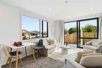 2/2 Forth Street, Mosgiel