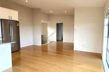 806A East Coast Road, Oteha