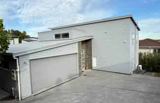 806A East Coast Road, Oteha