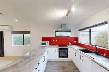 10 Essex Place, Springvale
