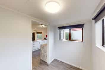 10 Essex Place, Springvale