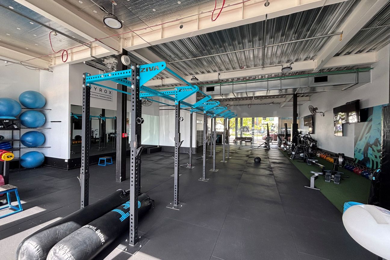 Ground Floor Gym, Retail or Office with Profile - Vista 4