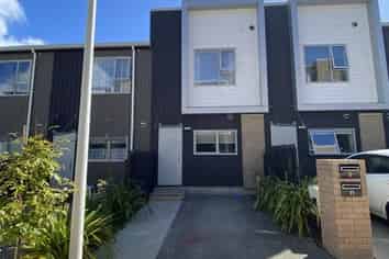 9 Wharetana Crescent, New Lynn