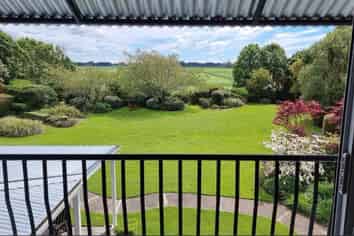 Hawkes Bay - Address withheld