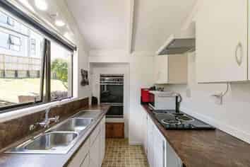 69 Easton Park Parade, Glenfield