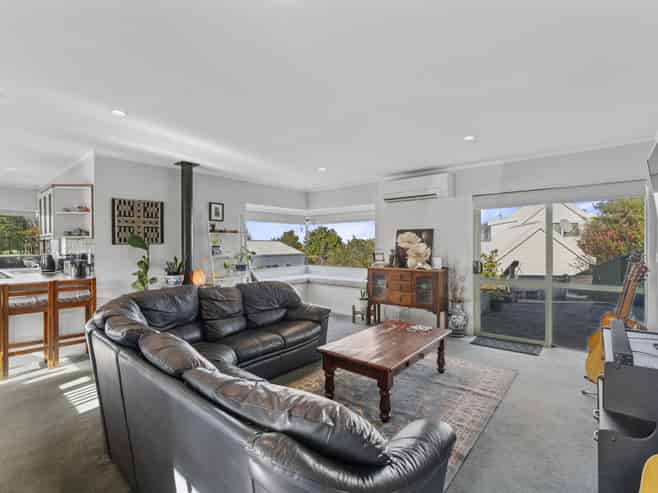 33 Kahurangi Drive, Rangatira Park