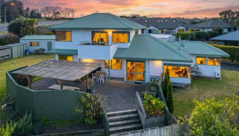 33 Kahurangi Drive, Rangatira Park