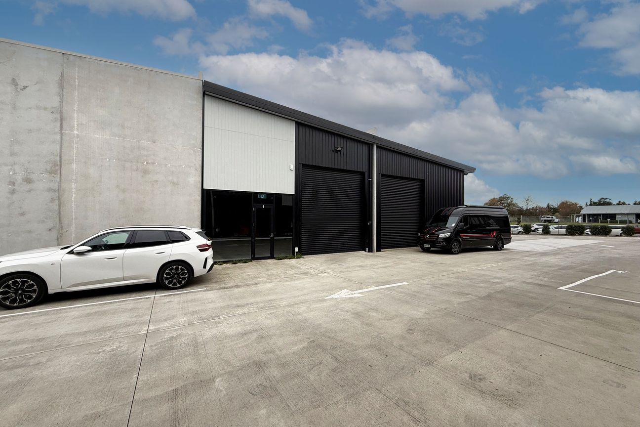 Modern Industrial Unit - Ansicht 2