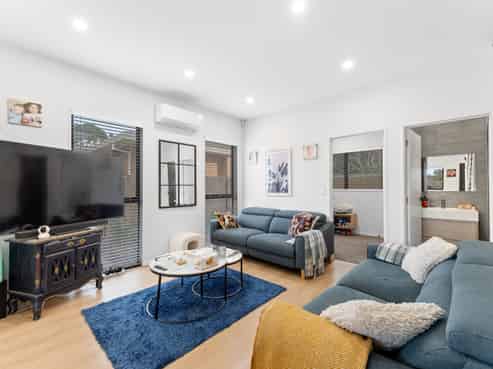 21 Vanderbilt Parade, Albany