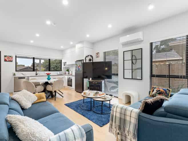 21 Vanderbilt Parade, Albany