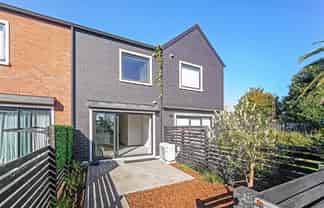 2/137 Hall Avenue, Favona