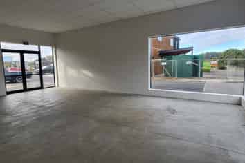 66sqm Light & bright retail office premises