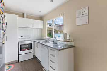2/39 Lancaster Road, Beach Haven