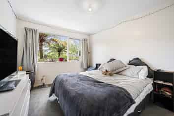 b/4 Chancellor Way, Crofton Downs