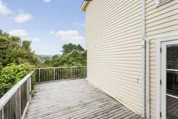 b/4 Chancellor Way, Crofton Downs