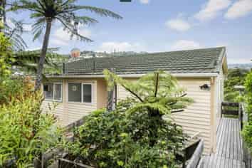 b/4 Chancellor Way, Crofton Downs