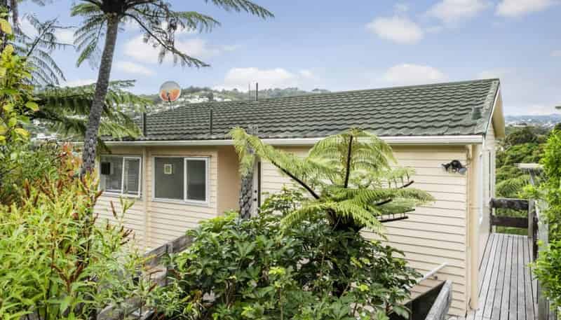 b/4 Chancellor Way, Crofton Downs