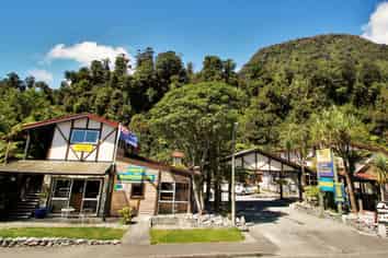 Backpacker & Motel Complex – Land, Buildings Plus