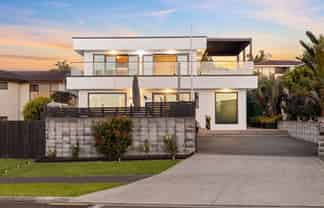 2 Compass Point Way, Half Moon Bay