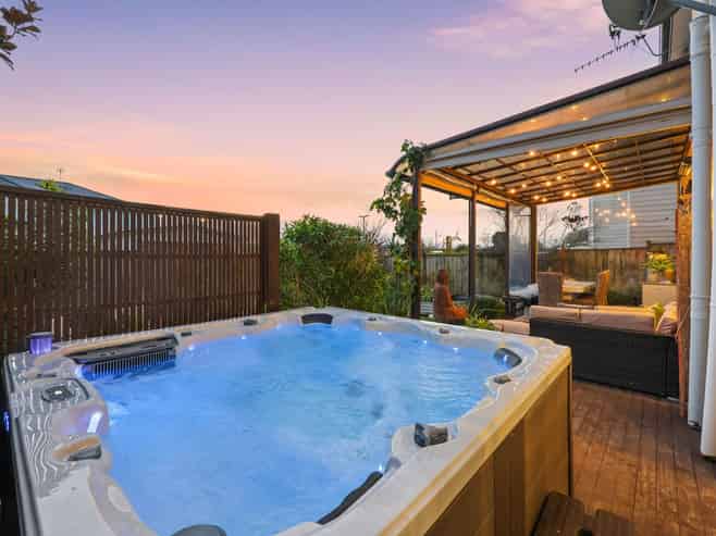 31 Rosewell Crescent, Flat Bush