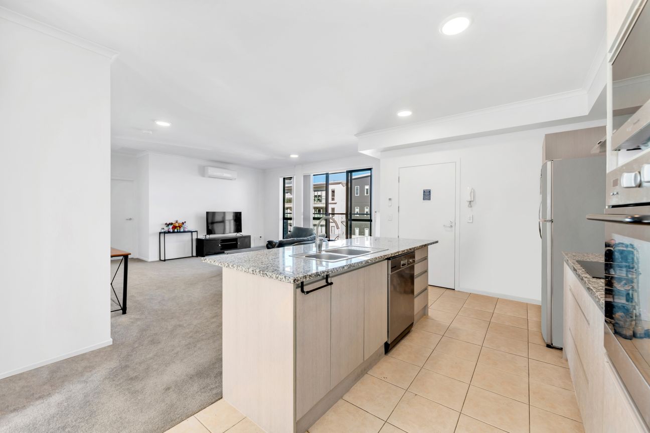 Seriously for Sale by Public Trust - Vista 4