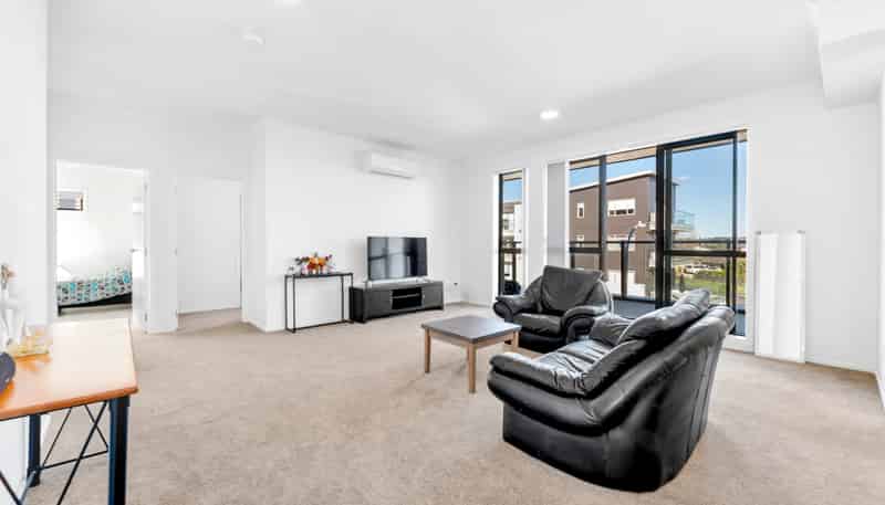 10/130 Stancombe Road, Flat Bush