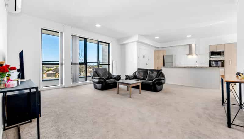 10/130 Stancombe Road, Flat Bush