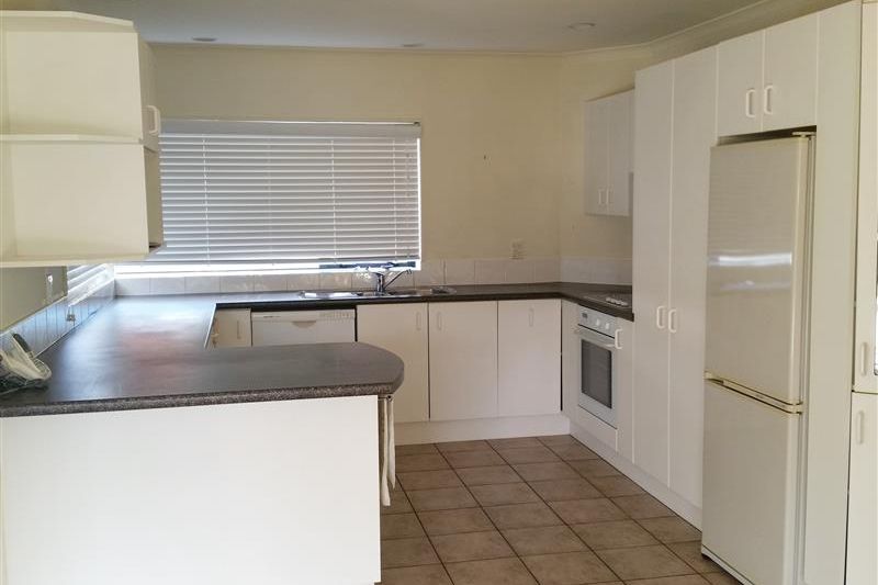 Convenient & Comfortable on Cook Street! - Vista 2