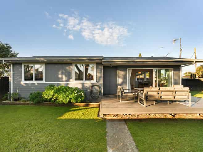 35 Millers Road, Brookfield