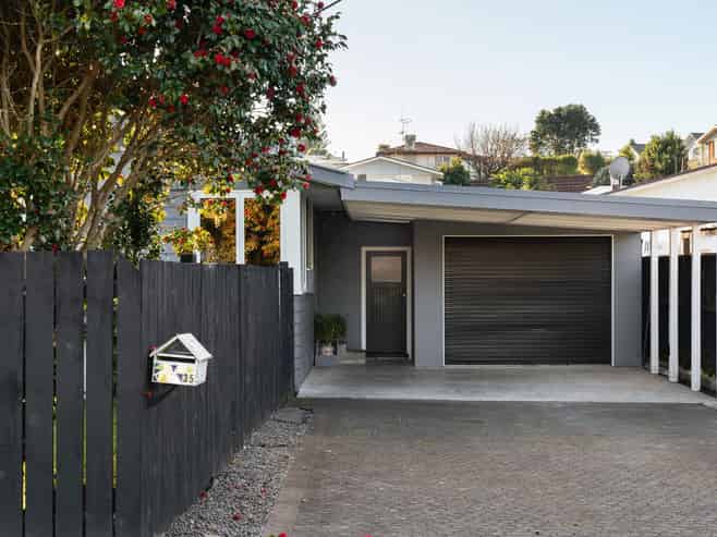 35 Millers Road, Brookfield