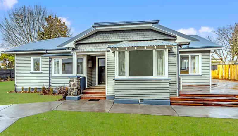 103 Idris Road, BRYNDWR