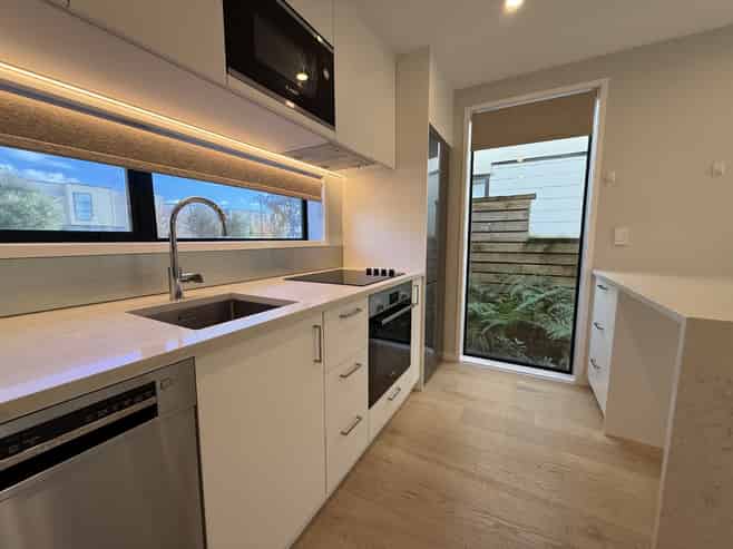 2/2 Parson Lane, Papatoetoe
