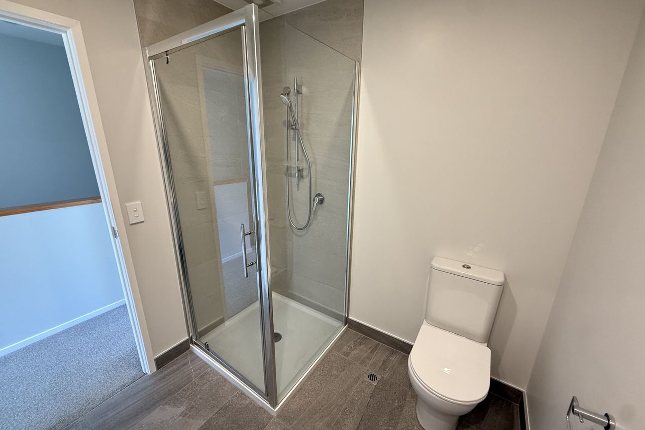 Charming 2-Bedroom Home for Lease in Papatoetoe, Manukau - Więcej