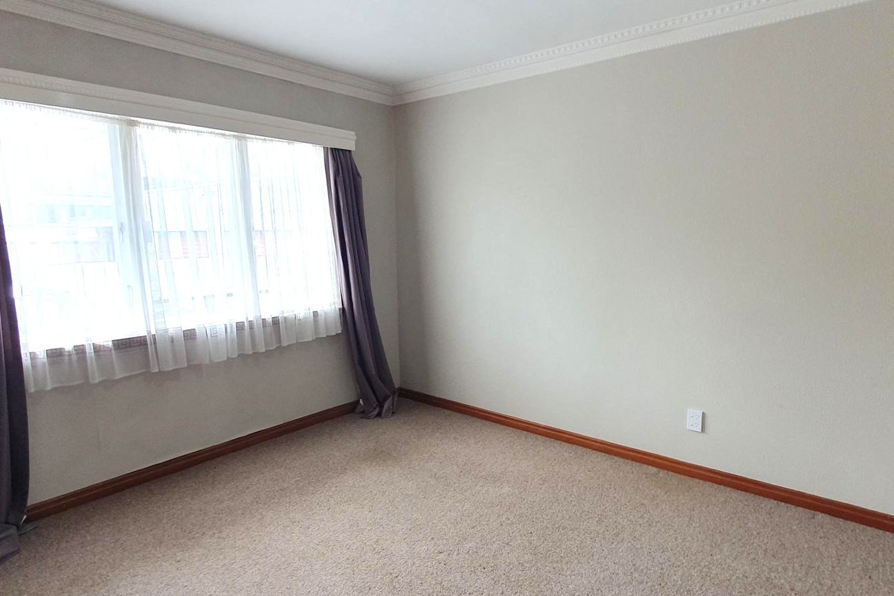 2 Bedroom Unit zoned for MAGS - Mehr