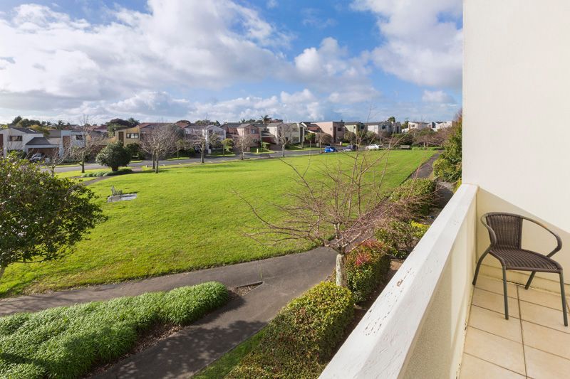 3 Bedrooms Townhouse in Golfland - Widok 2