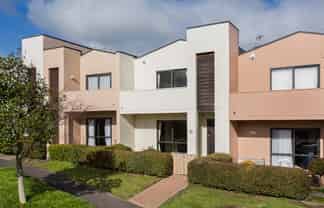 10 Spalding Rise, Golflands