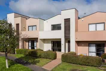 10 Spalding Rise, Golflands