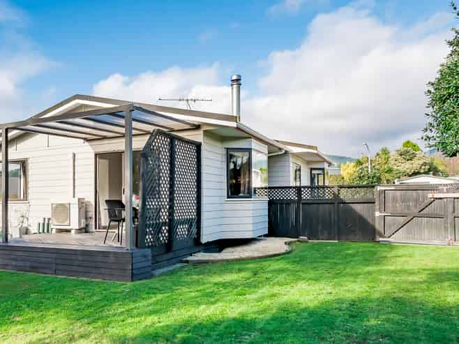 55 Campbell Avenue, Paraparaumu